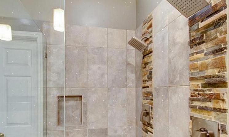 אתה בהחלט יכול להשתמש באבן טבעית במקלחת