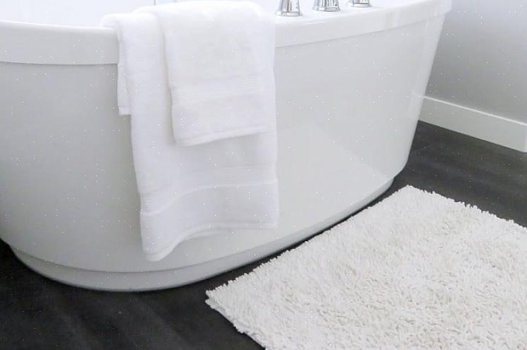 אם אתם מודאגים מפטריית כף הרגל של אתלט על שטיח האמבטיה