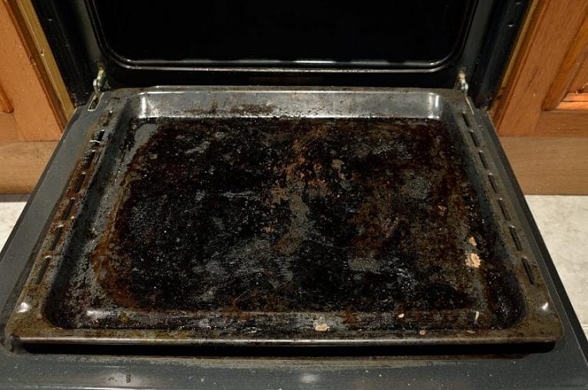 כיצד לנקות את התנור עם סודה לשתיה וחומץ