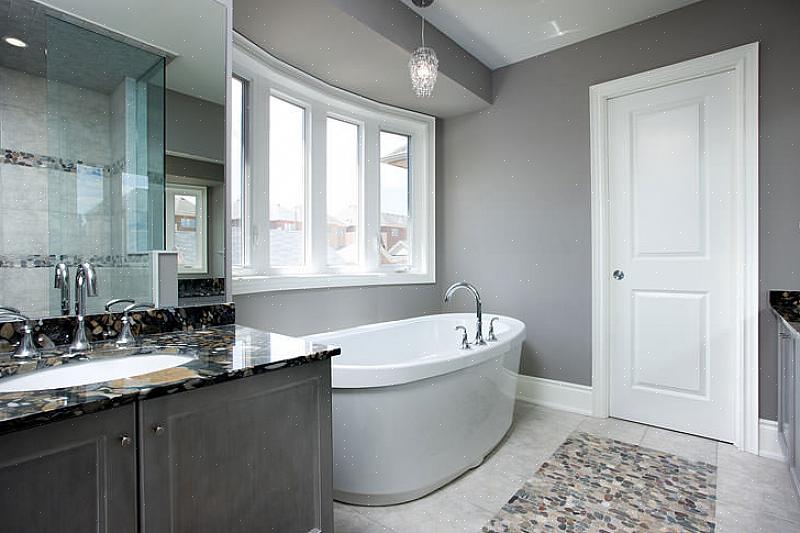 הגימור הטוב ביותר לצבע בחדר האמבטיה הוא מבריק למחצה או מבריק