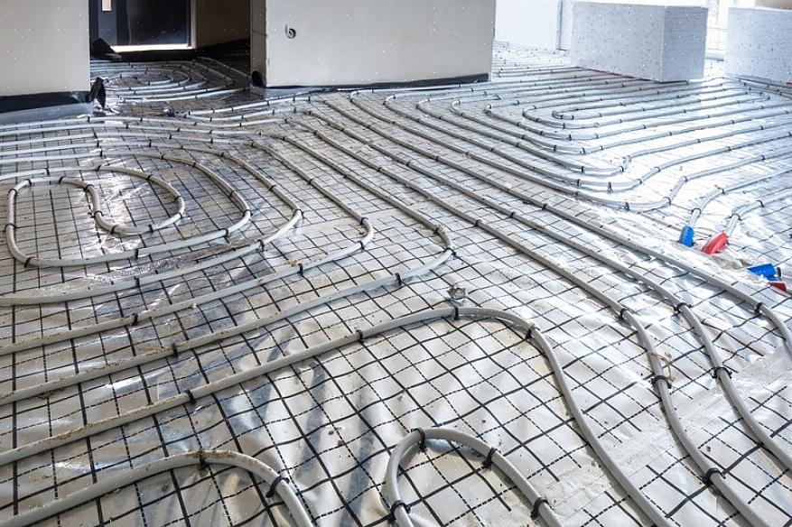 מערכות חימום רצפה קורנות מחממות חדר באמצעות מערכת צינורות או חוטים העוברים מתחת לריצוף השטח כדי להקרין