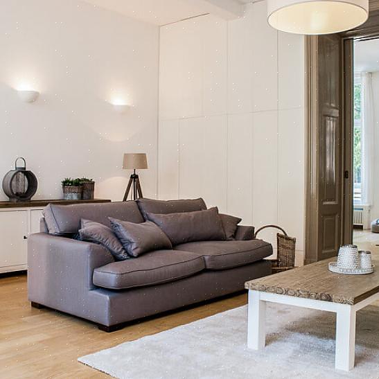 תוכלו לחסוך בעלויות על ידי השכרת רהיטים רק לחלק מהחדרים הגלויים ביותר בבית