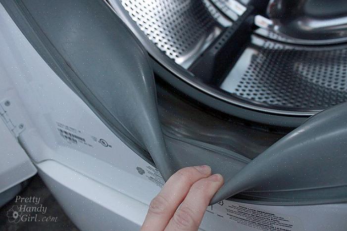 ללמוד את הסיבות לעובש מכונת כביסה במכונות כביסה יעילות גבוהה (HE) וללמוד טיפים לטיפול כללי למכונות כביסה