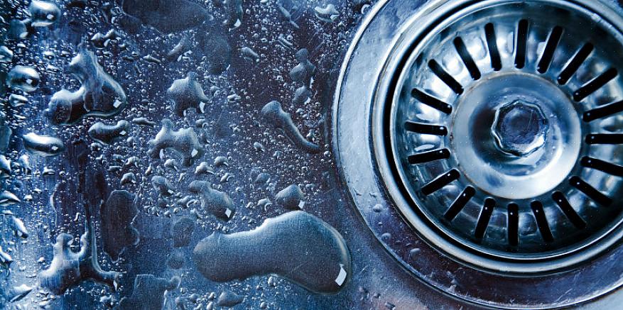 ראשי מקלחת סטנדרטיים משתמשים ב -2,5 ליטר מים לדקה