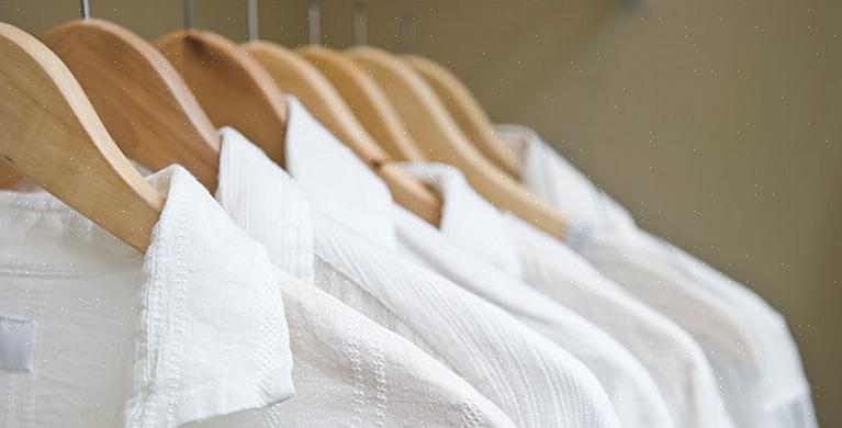 כביסה של בגדים לבנים בנפרד תמנע דימום בצבע והעברה מבגדים צבעוניים שמשאירים בד לבן נראה משעמם